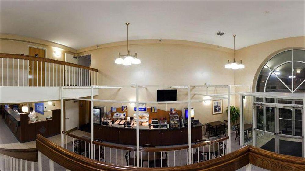 Holiday Inn Express Des Moines-At Drake University, An Ihg Hotel Экстерьер фото