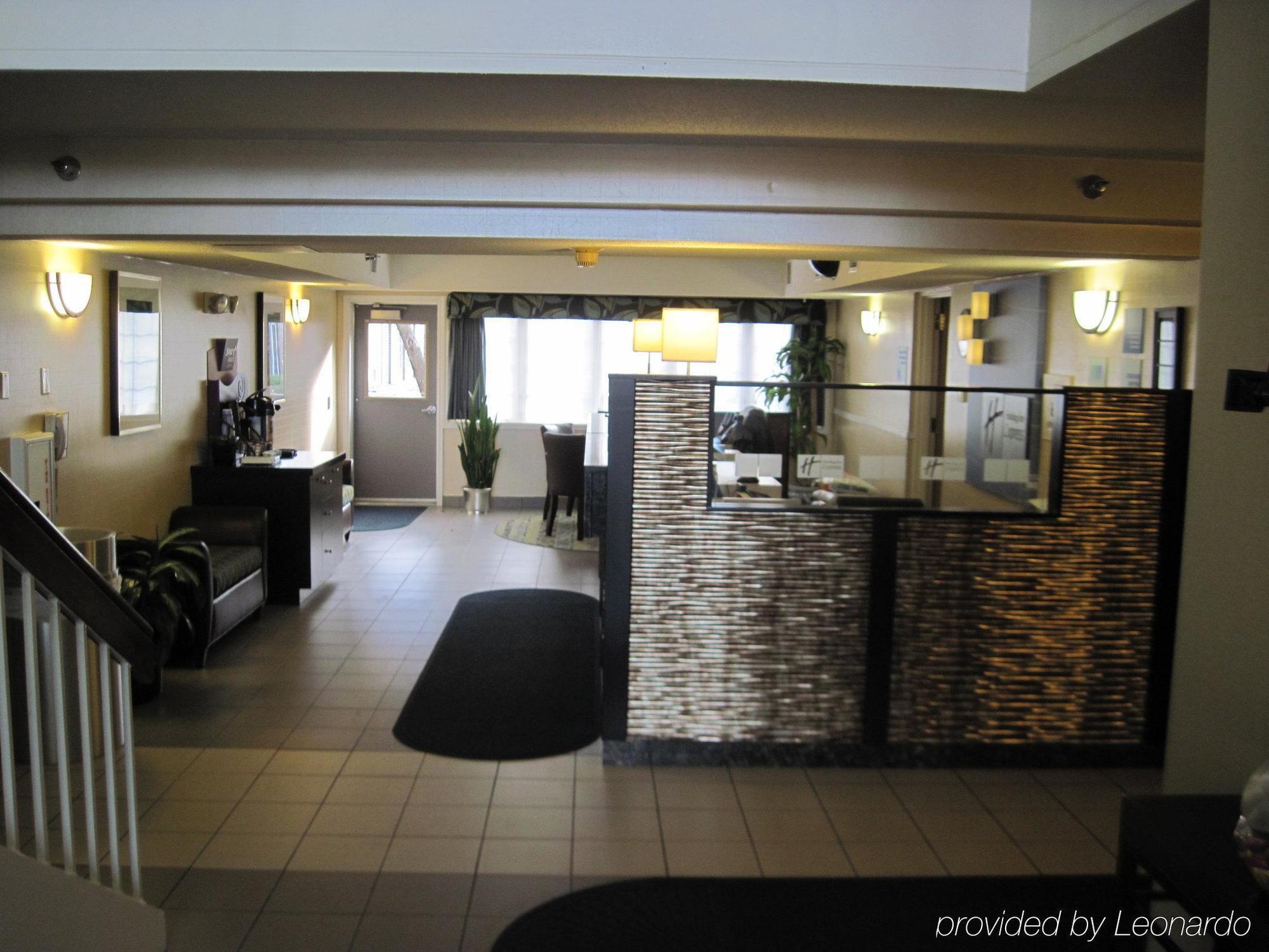 Holiday Inn Express Des Moines-At Drake University, An Ihg Hotel Экстерьер фото