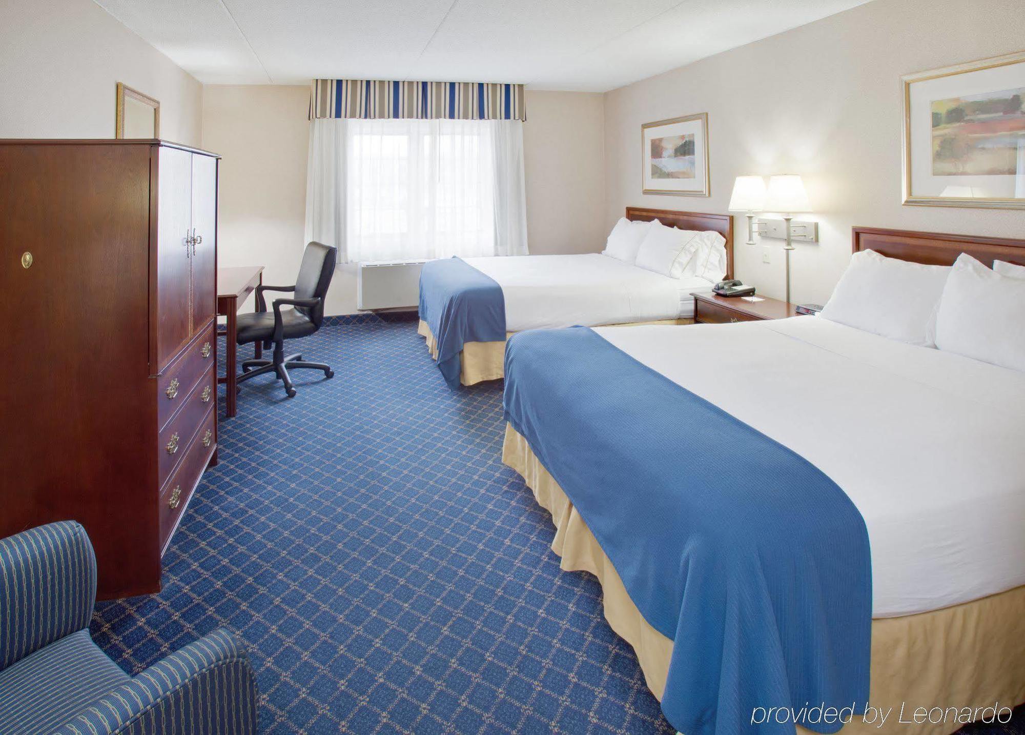 Holiday Inn Express Des Moines-At Drake University, An Ihg Hotel Номер фото