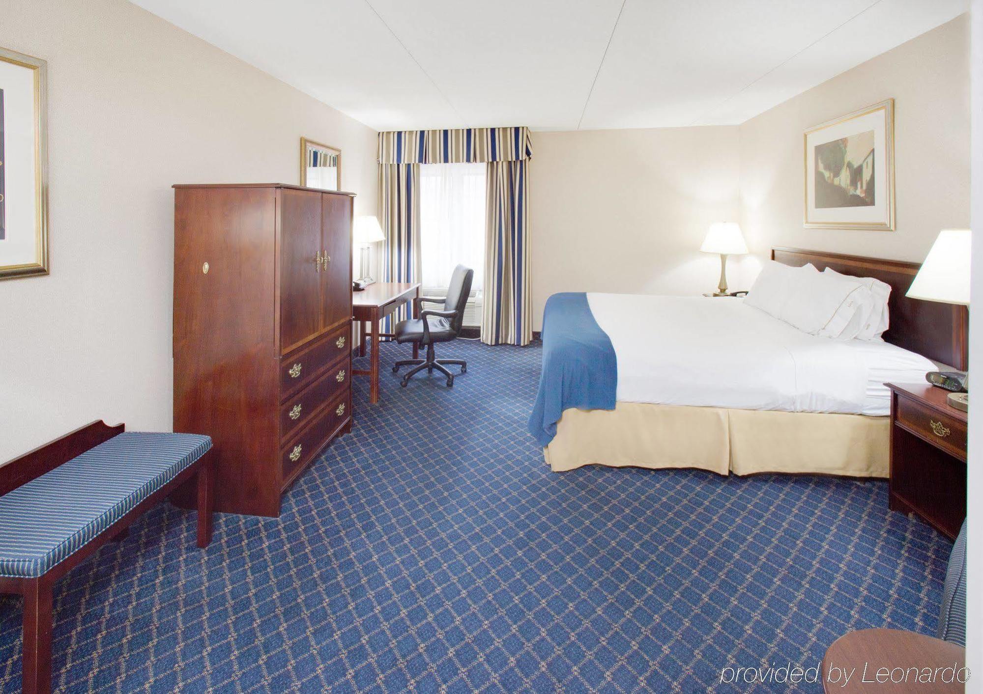 Holiday Inn Express Des Moines-At Drake University, An Ihg Hotel Номер фото