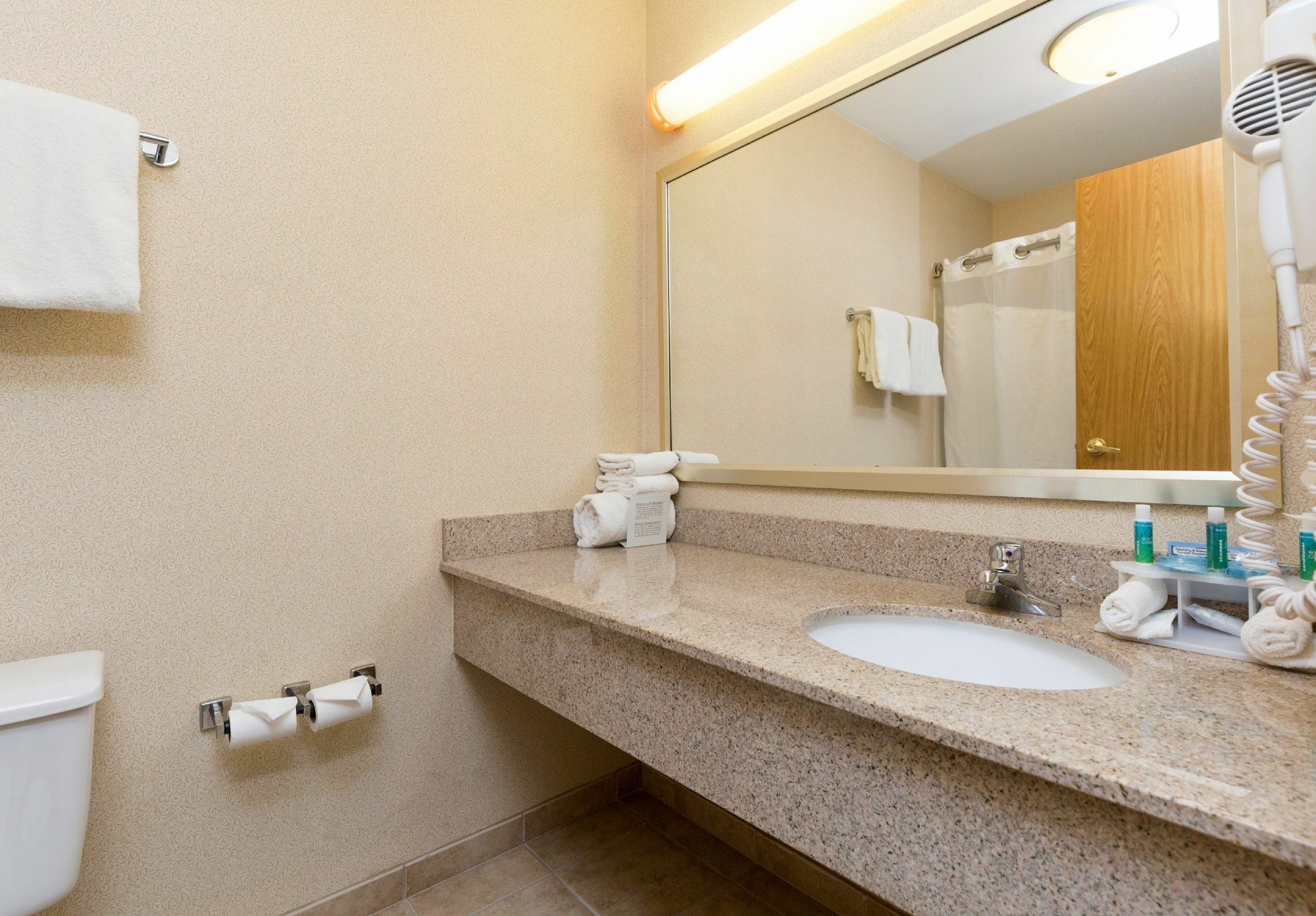 Holiday Inn Express Des Moines-At Drake University, An Ihg Hotel Экстерьер фото