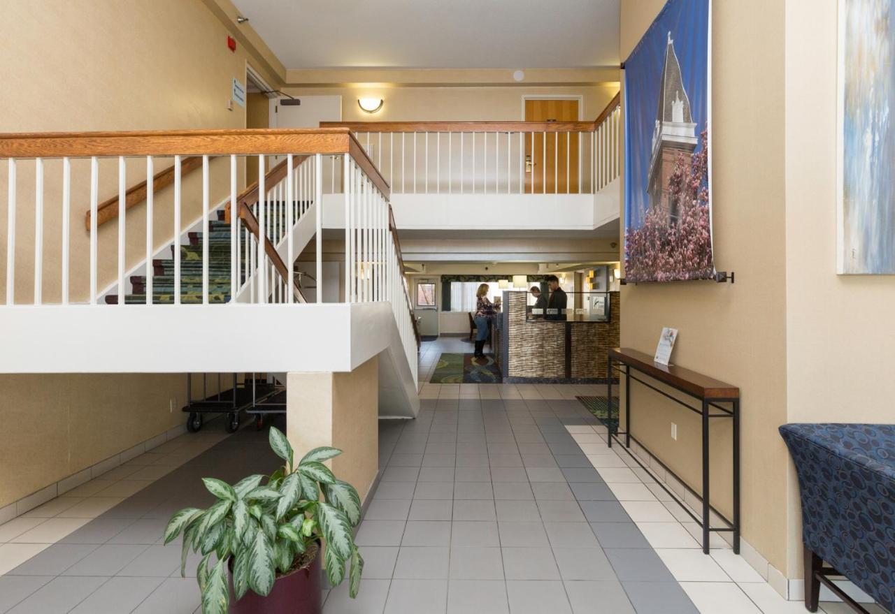 Holiday Inn Express Des Moines-At Drake University, An Ihg Hotel Экстерьер фото