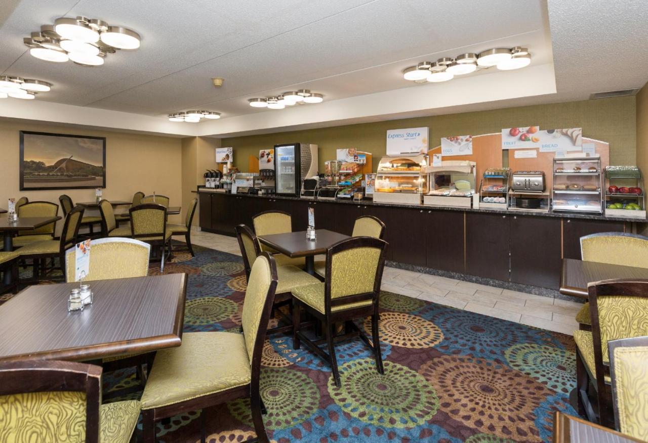 Holiday Inn Express Des Moines-At Drake University, An Ihg Hotel Экстерьер фото