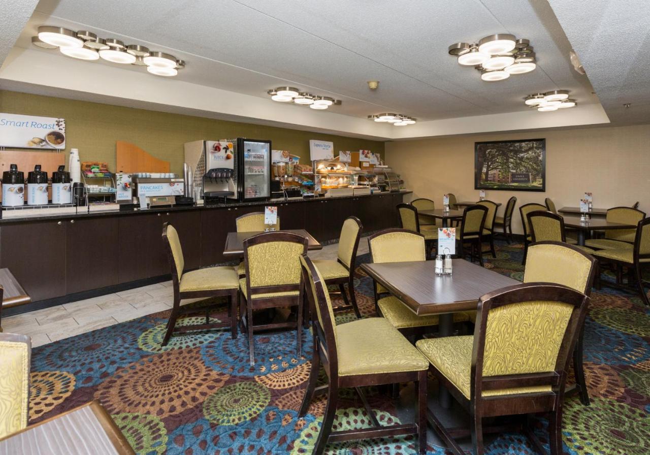Holiday Inn Express Des Moines-At Drake University, An Ihg Hotel Экстерьер фото