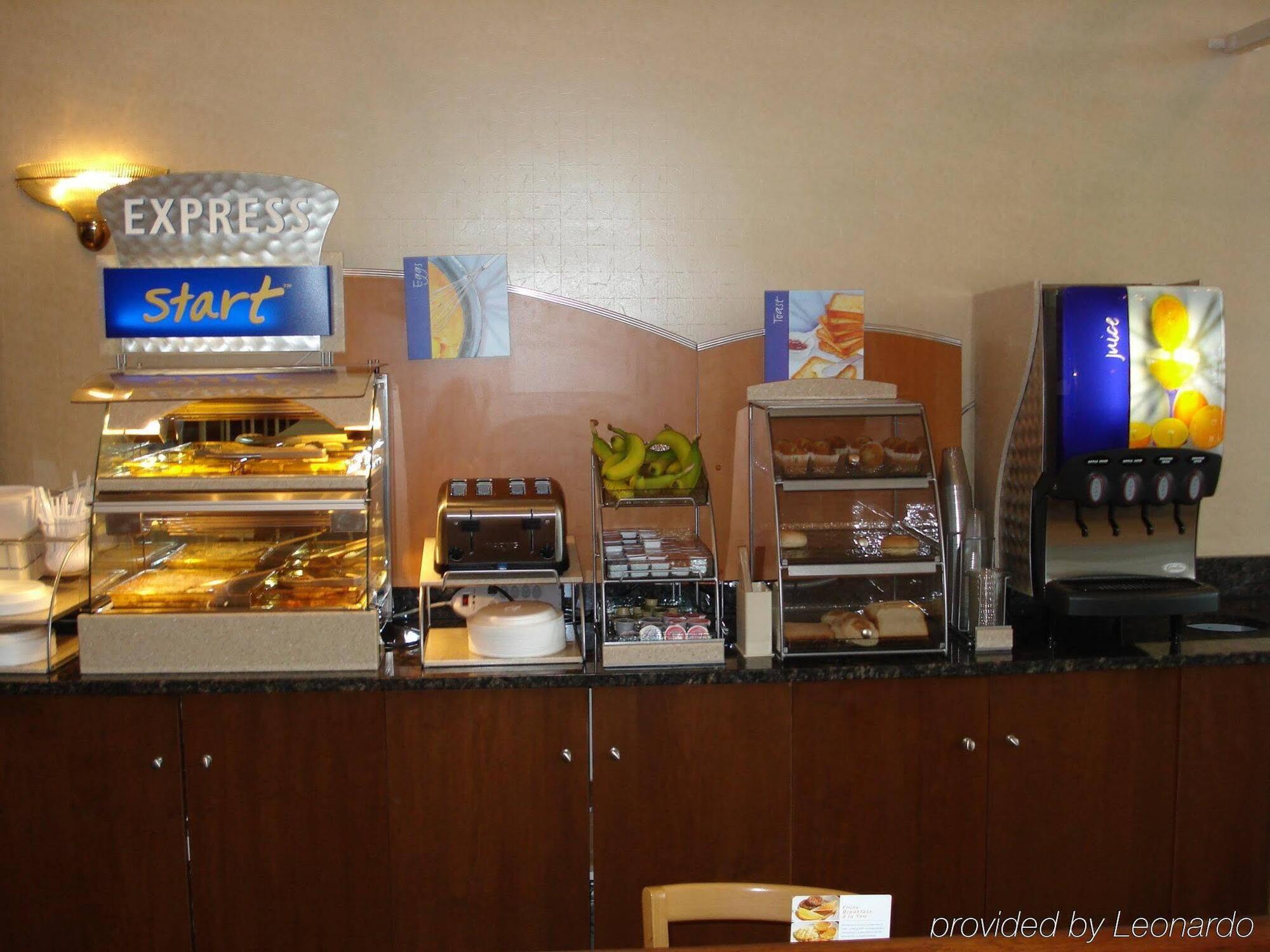 Holiday Inn Express Des Moines-At Drake University, An Ihg Hotel Экстерьер фото