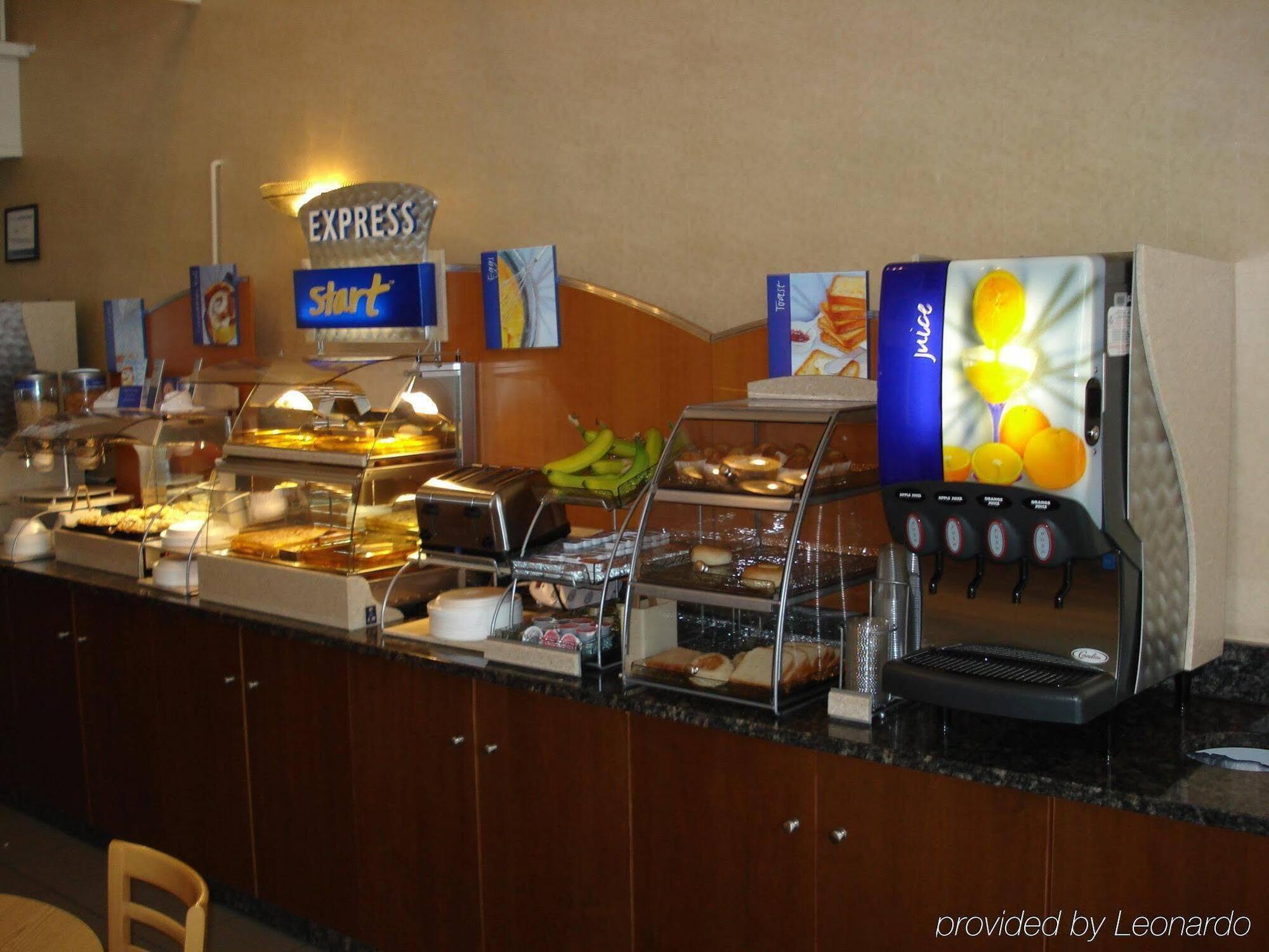 Holiday Inn Express Des Moines-At Drake University, An Ihg Hotel Экстерьер фото
