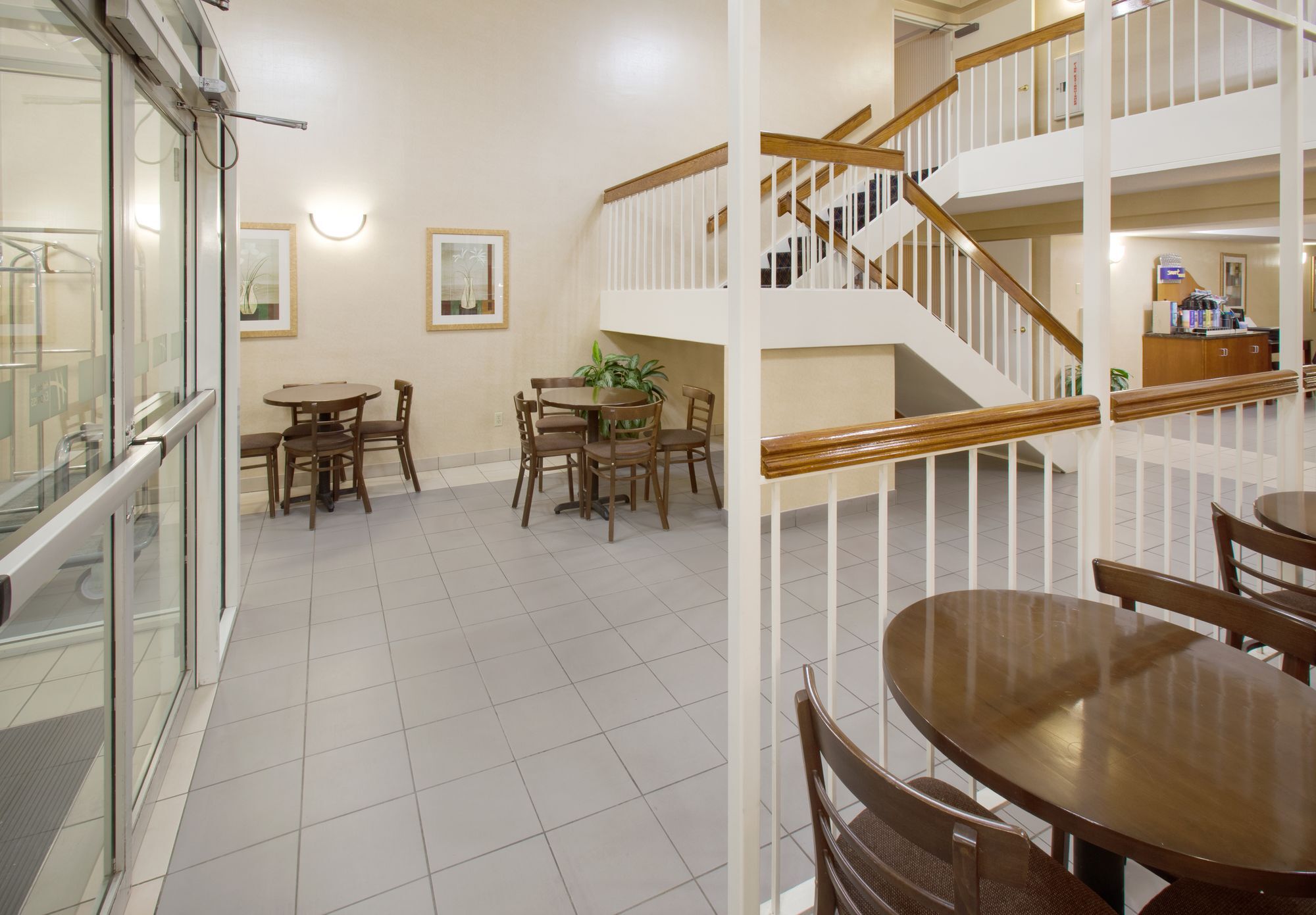 Holiday Inn Express Des Moines-At Drake University, An Ihg Hotel Экстерьер фото